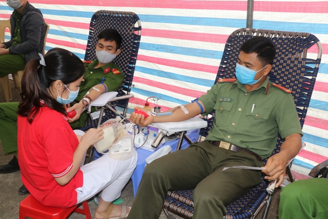 Trung úy Công an 30 lần hiến máu tình nguyện