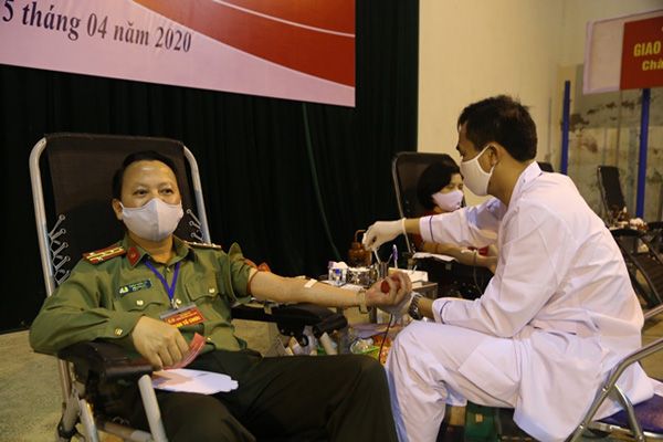 Gần 1.400 cán bộ chiến sĩ Công an tỉnh Lạng Sơn tham gia hiến máu - Ảnh minh hoạ 2