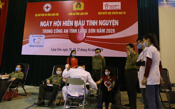 Gần 1.400 cán bộ chiến sĩ Công an tỉnh Lạng Sơn tham gia hiến máu