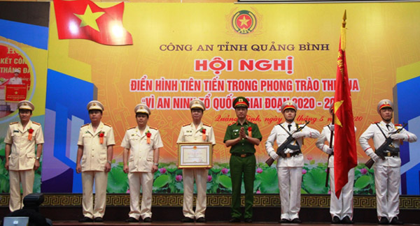 Thứ trưởng Nguyễn Duy Ngọc và đoàn công tác của Bộ Công an làm việc tại Quảng Bình - Ảnh minh hoạ 2