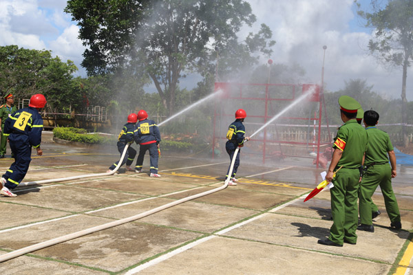 Hội thi thể thao nghiệp vụ chữa cháy và cứu nạn, cứu hộ vòng loại khu vực V - Ảnh minh hoạ 5