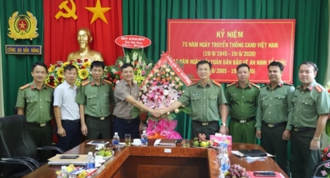 Các cơ quan, đơn vị chúc mừng CBCS Công an tỉnh Đắk Nông nhân Ngày Truyền thống CAND