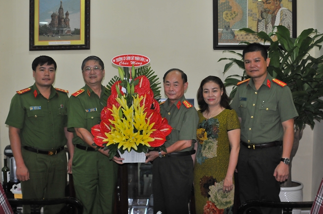 Lãnh đạo TP Hồ Chí Minh thăm, chúc mừng Báo CAND - Ảnh minh hoạ 6