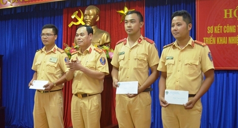 3 chiến sĩ CSGT Đà Nẵng được khen thưởng vì có hành động đẹp