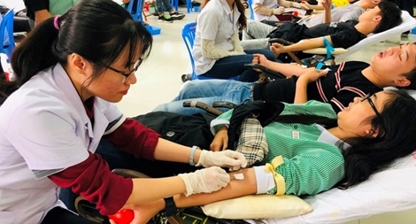 Sinh viên tình nguyện Đà Nẵng hiến gần 300 đơn vị máu