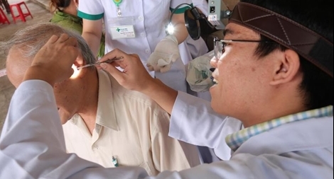 Trao tặng 1000 thiết bị trợ thính cho bệnh nhân khiếm thính tại Quảng Ngãi
