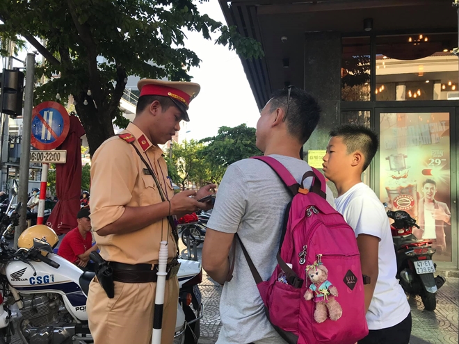 Hình ảnh đẹp của Công an Đà Nẵng trong Lễ hội pháo hoa quốc tế  DIFF 2019 - Ảnh minh hoạ 4