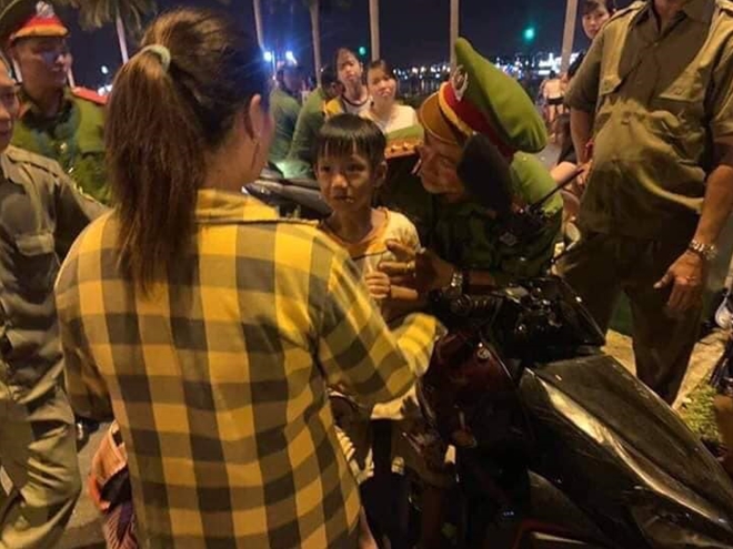 Hình ảnh đẹp của Công an Đà Nẵng trong Lễ hội pháo hoa quốc tế  DIFF 2019 - Ảnh minh hoạ 11