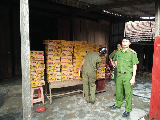 Công an Hương Khê huy động gần 100 CBCS xuống giúp dân trong mưa lũ - Ảnh minh hoạ 6