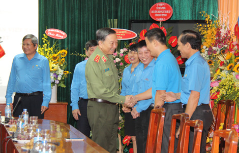 Bộ trưởng Tô Lâm chúc mừng Ngày thành lập  Công đoàn Việt Nam