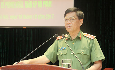 Triển khai tổng kiểm tra, kiểm soát hành chính ban đêm để phòng ngừa, trấn áp tội phạm - Ảnh minh hoạ 2