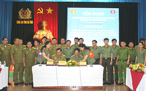 Công an tỉnh Hà Tĩnh và Công an tỉnh Bôlykhămxay hợp tác bảo vệ ANTT
