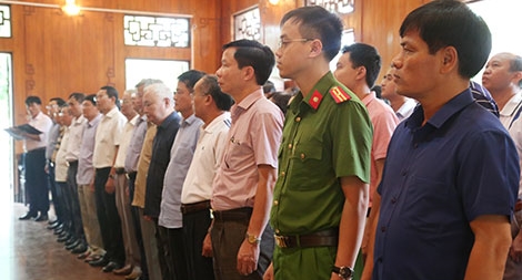 Cán bộ quản lý các trường CAND dâng hương tưởng niệm Chủ tịch Hồ Chí Minh