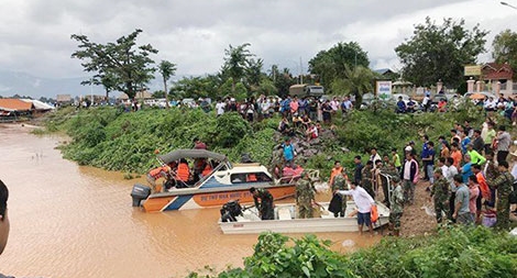 Bộ Công an Việt Nam hỗ trợ 50.000 USD khắc phục hậu quả vỡ đập thủy điện tại Lào