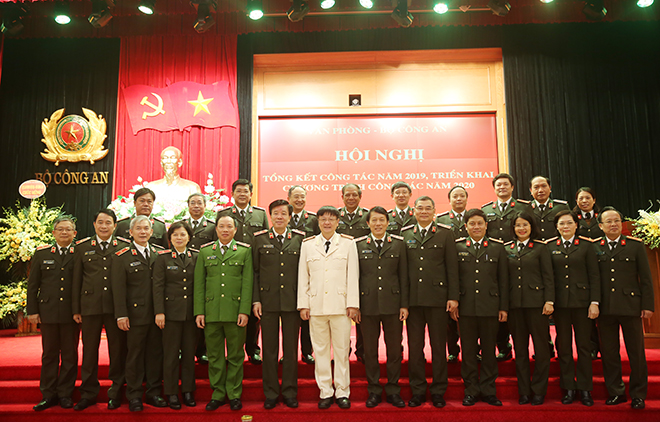 Thứ trưởng Lương Tam Quang dự Hội nghị triển khai công tác năm 2020 Văn phòng Bộ Công an - Ảnh minh hoạ 5