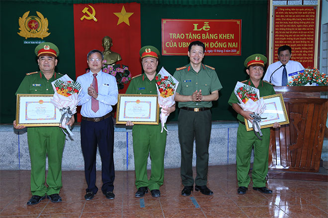 Đồng Nai tặng nhiều bằng khen cho Công an TP Biên Hòa - Ảnh minh hoạ 2