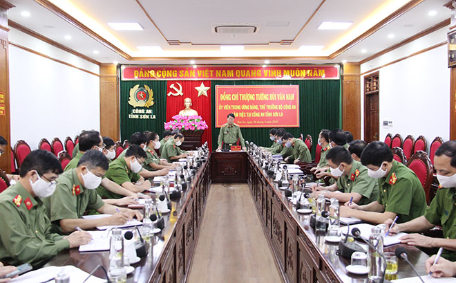 Thứ trưởng Bùi Văn Nam kiểm tra công tác đảm bảo ANTT tại Công an tỉnh Sơn La