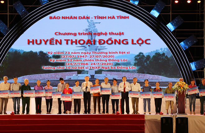 Bộ trưởng Tô Lâm dự chương trình nghệ thuật “Huyền thoại Đồng Lộc”
