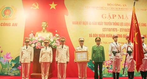 Cục Pháp chế và cải cách hành chính, tư pháp đón nhận Huân chương Quân công hạng Nhì