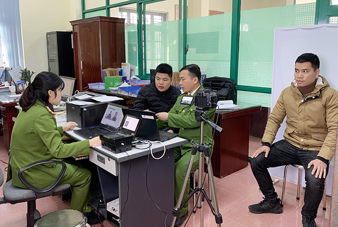 Cấp căn cước công dân gắn chíp điện tử ở biên giới Lạng Sơn