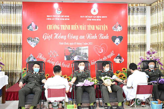 Công an tỉnh Ninh Bình tổ chức hiến máu tình nguyện đợt 1 năm 2021
