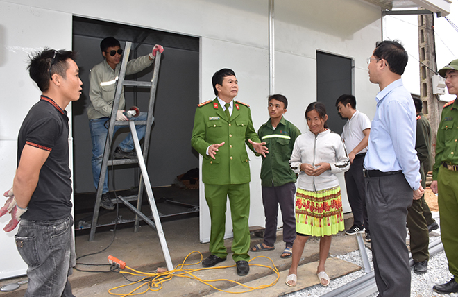 Sớm hoàn thiện 9 căn nhà mẫu trong chủ trương xây dựng 600 căn nhà tại huyện Mường Lát