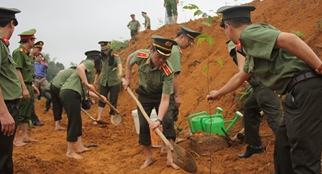 Cục An ninh Chính trị Nội bộ trồng 1000 cây sao đen tại Phú Thọ