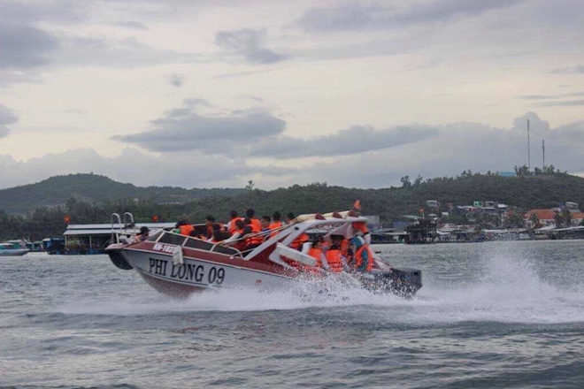 Tàu cao tốc Phi Long 09 vận hành trên vịnh biển Nha Trang trước thời điểm xảy ra tai nạn