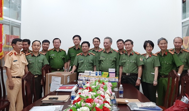 Kiểm tra công tác phòng, chống nCoV tại CA Khánh Hòa và sân bay Cam Ranh - Ảnh minh hoạ 3