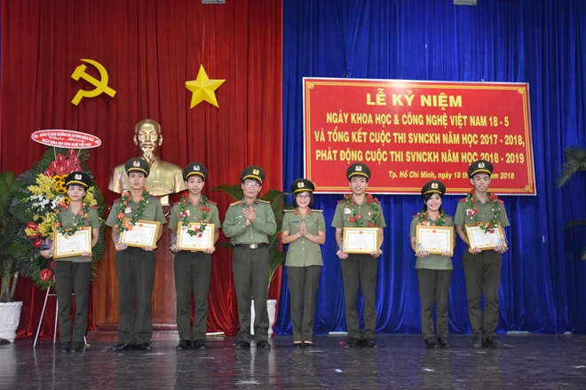 Đại học ANND trao giải cuộc thi “Sinh viên nghiên cứu khoa học” - Ảnh minh hoạ 2