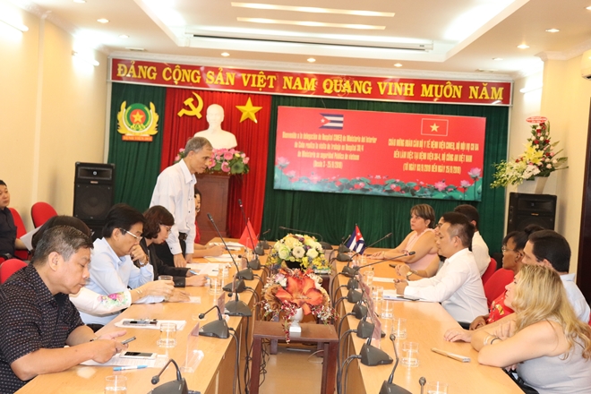 Trao đổi kinh nghiệm trong lĩnh vực y tế giữa Bộ nội vụ Cu ba và Việt Nam