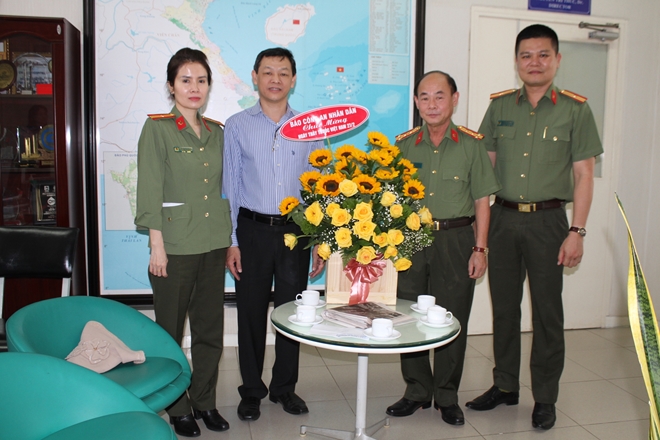 Báo CAND-CQĐD tại TP Hồ Chí Minh chúc mừng ngày Thầy thuốc Việt Nam - Ảnh minh hoạ 2