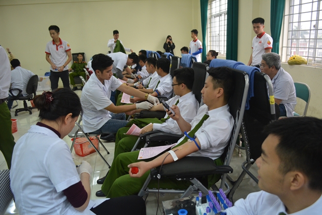 Trường đại học PCCC hiến máu tình nguyện vì đồng đội thân yêu - Ảnh minh hoạ 6