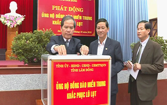 Lâm Đồng đã góp được 2 tỷ đồng ủng hộ đồng bào vùng lũ