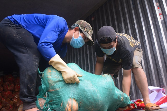 60 tấn rau của UBND TP Đà Lạt đến với bà con vùng tâm dịch - Ảnh minh hoạ 3