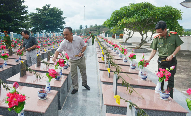 Chung tay xây dựng hoàn thiện Nghĩa trang liệt sỹ Kbang