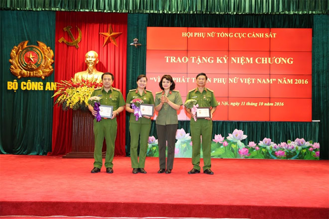 Hội Phụ nữ Tổng cục Cảnh sát mít tinh kỷ niệm Ngày thành lập Hội Liên hiệp Phụ nữ Việt Nam - Ảnh minh hoạ 5