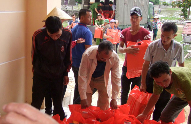 Báo CAND và Công ty Duy Lợi tiếp tục ủng hộ đồng bào vùng bão lũ Quảng Bình - Ảnh minh hoạ 2
