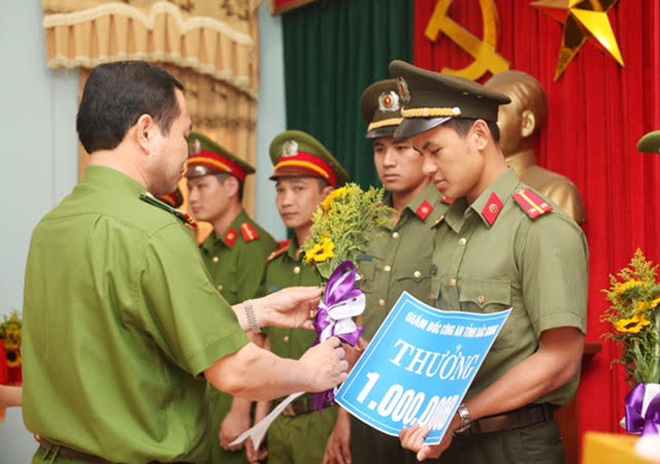 Trao thưởng cho Công an huyện Hiệp Hòa phá án ma túy lớn - Ảnh minh hoạ 2