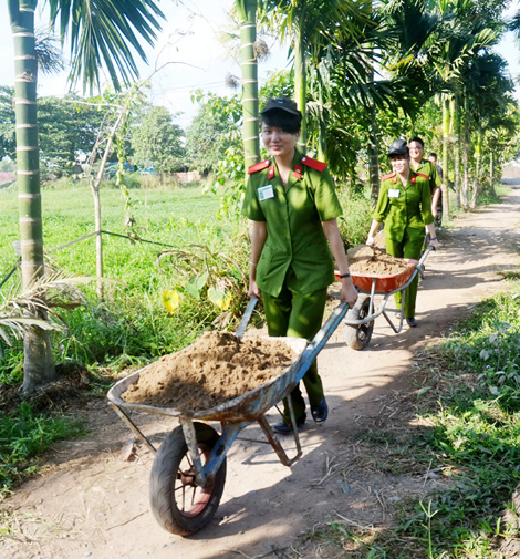 Hơn 20.000 cán bộ, chiến sĩ tham gia hoạt động nghĩa tình với người dân TP Hồ Chí Minh