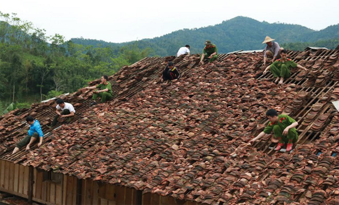 Công an tỉnh Bắc Kạn giúp dân bị thiệt hại do mưa đá - Ảnh minh hoạ 2