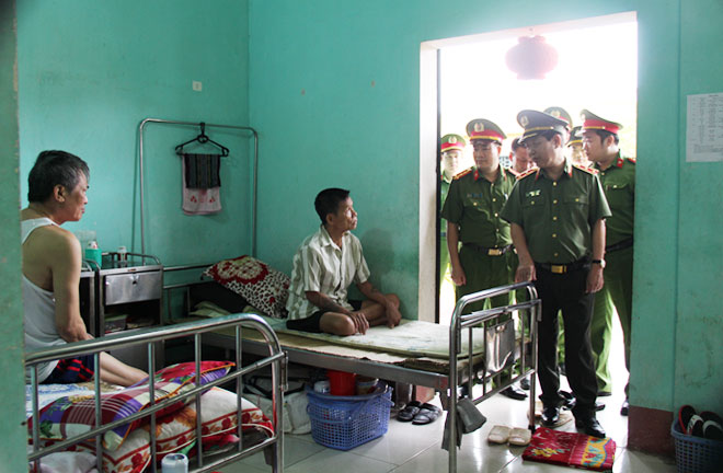 Thứ trưởng Nguyễn Văn Sơn kiểm tra công tác tại Trại giam Ngọc Lý