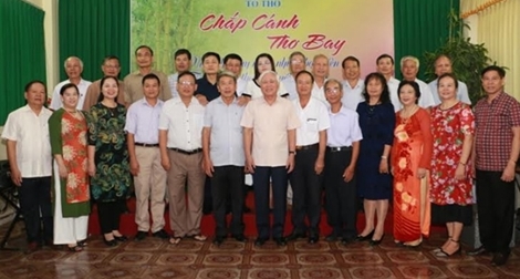 CLB Công an hưu trí tỉnh Nam Định “trình làng thơ phú buổi đầu tiên”