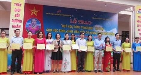 Tập đoàn Vingroup tài trợ học bổng cho học sinh, sinh viên nghèo học giỏi