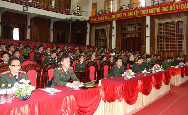 Công an tỉnh Lào Cai khai giảng lớp cao cấp lý luận chính trị đợt 2 năm 2018 - Ảnh minh hoạ 3