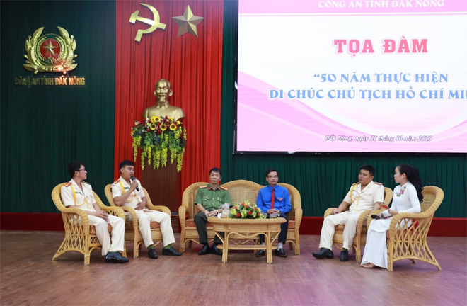 Tọa đàm 50 năm thực hiện Di chúc Chủ tịch Hồ Chí Minh và Tuyên dương “Thanh niên Công an Đắk Nông tiêu biểu