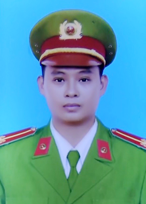 Trung úy Tống Duy Tân.