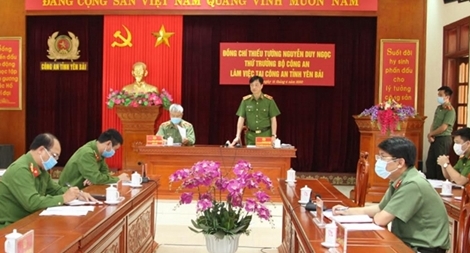 Thứ trưởng Nguyễn Duy Ngọc làm việc tại Công an tỉnh Yên Bái