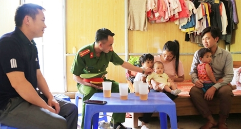 Những ngôi nhà ấm áp tình quân dân ở Leng Su Sìn