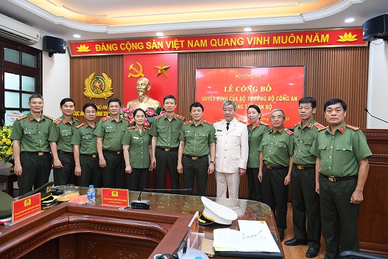 Bổ nhiệm Thiếu tướng Đặng Ngọc Tuyến giữ chức vụ Cục trưởng Cục An ninh chính trị nội bộ - Ảnh minh hoạ 3